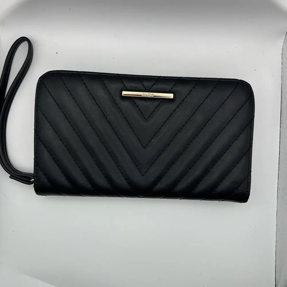 Aldo Alirwen Black Clutch Purse Zipper Closure Very Nice 8 x 4 1/2